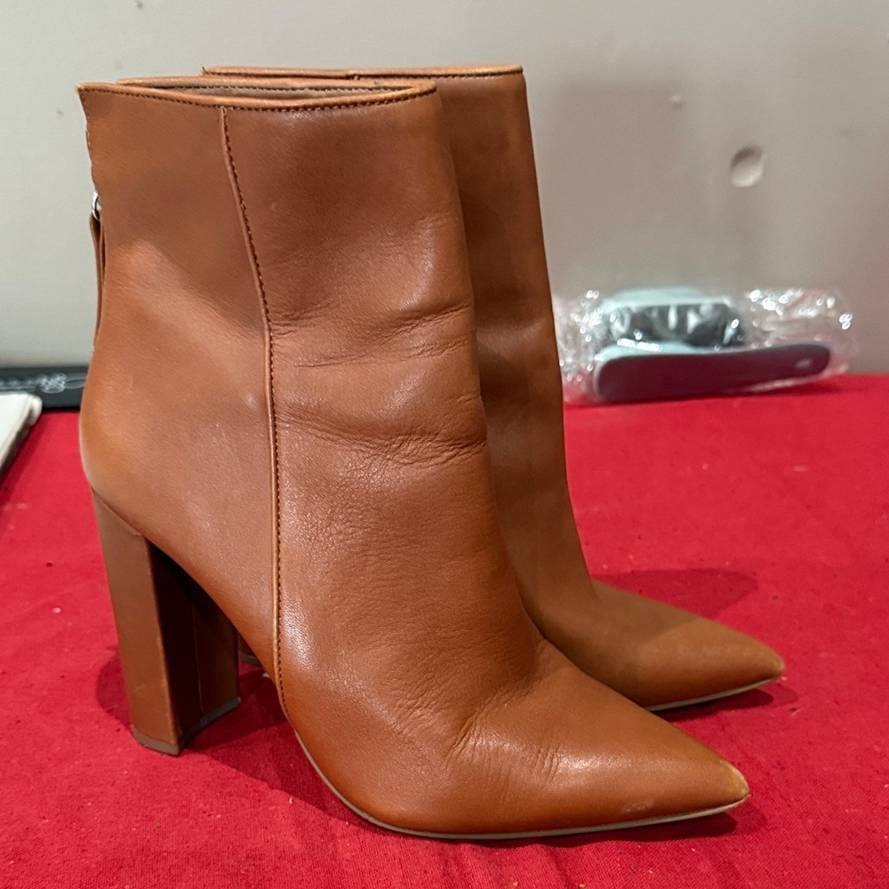 Steve Madden Tan Pointed-Toe Leather Heeled Ankle Boots